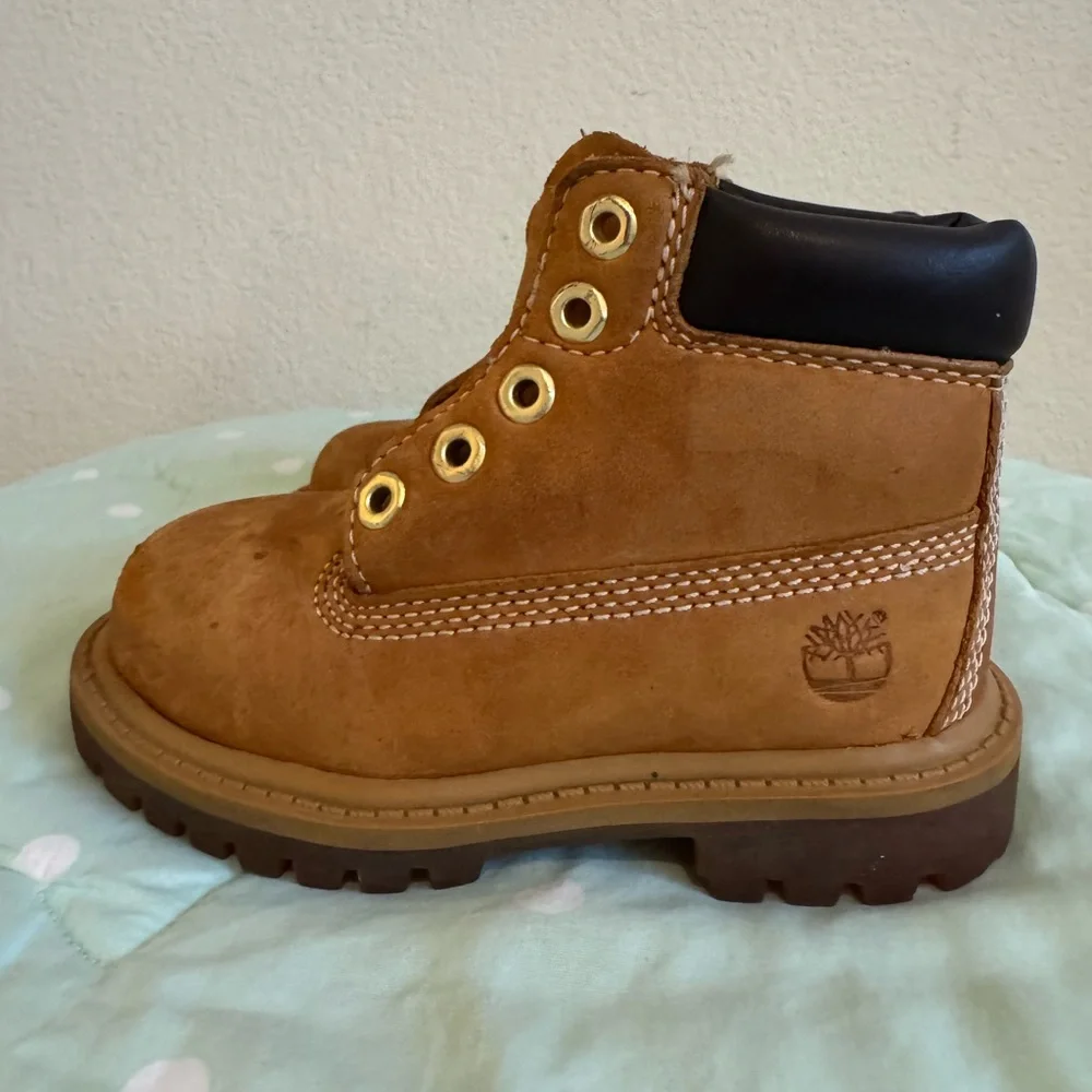 Timberland Kids Leather Boots Toddler size 6